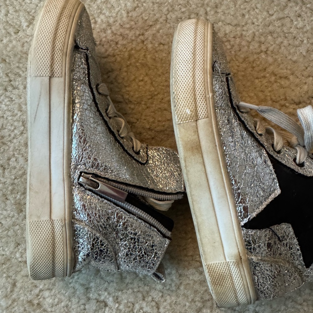 Kids Silver and Black High-Top Sneakers size 13 - Picture 5 of 8